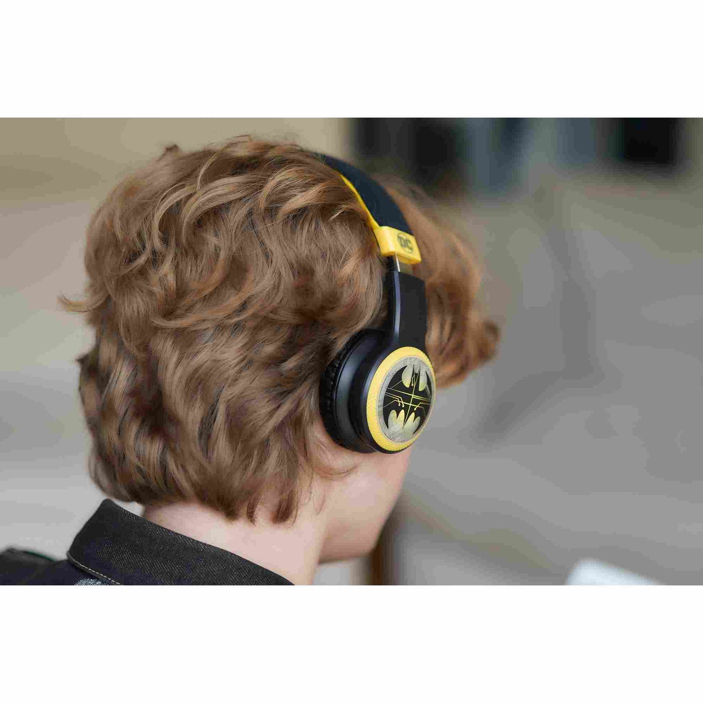 Lazerbuilt | Batman Logo Light-Up Bluetooth Headphones